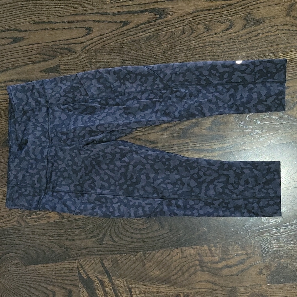 Lululemon crop tight